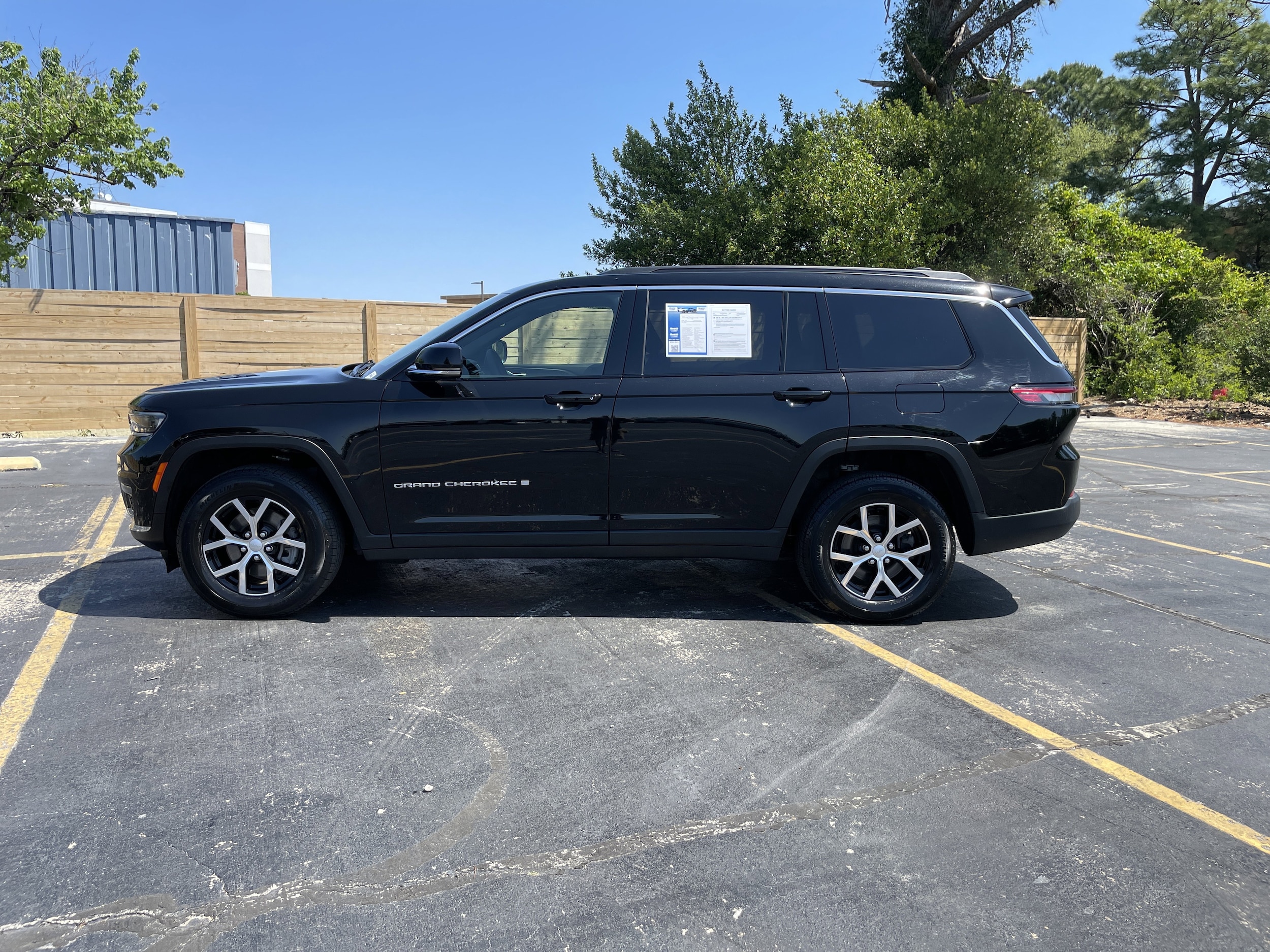 2024 Jeep Grand Cherokee L Limited photo 5