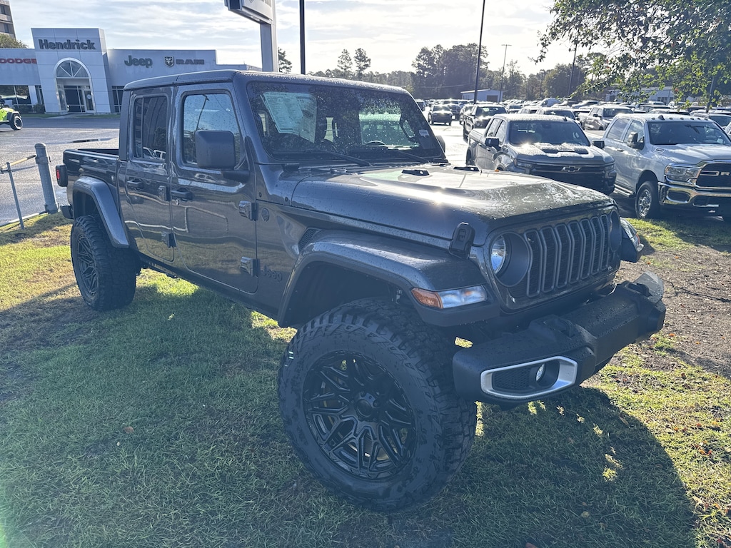 New 2025 Jeep Gladiator Sport S Pickup
