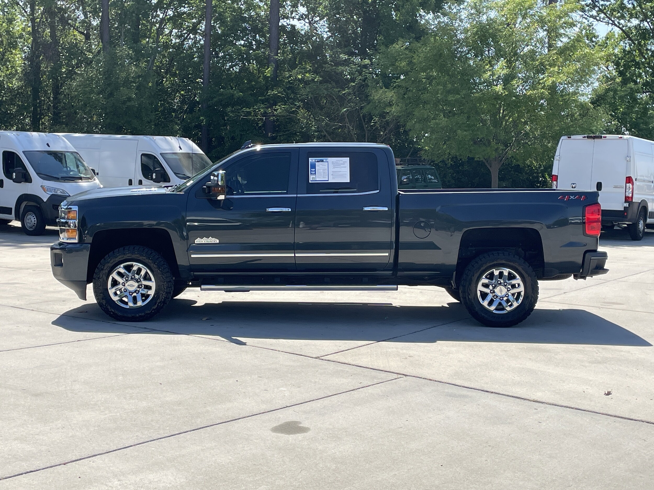 2019 Chevrolet Silverado 3500HD High Country photo 5