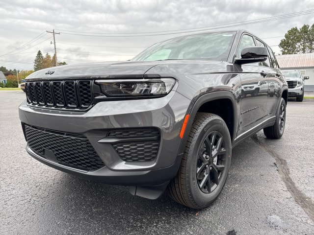 2025 Jeep Grand Cherokee Altitude's photo