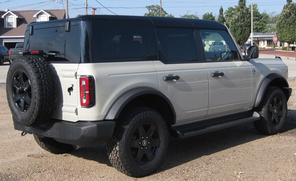 New 2025 Ford Bronco Outer Banks SUV