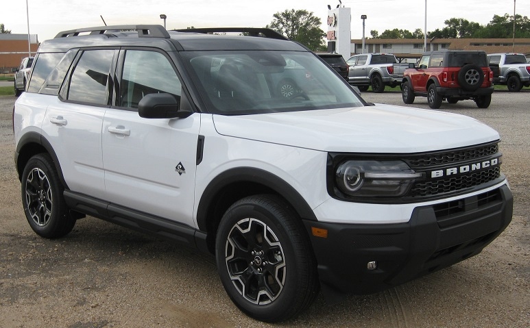 2025 Ford Bronco Sport Outer Banks's photo