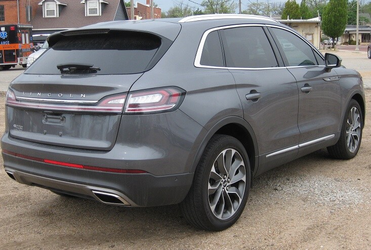 2022 Lincoln Nautilus Reserve photo 2