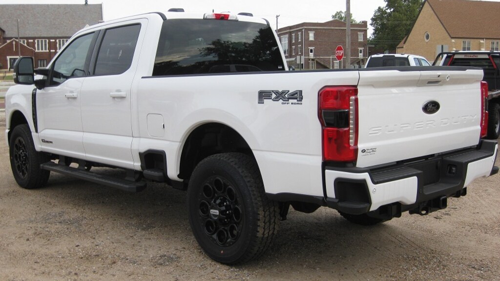 New 2025 Ford Super Duty F-250 Lariat TRUCK