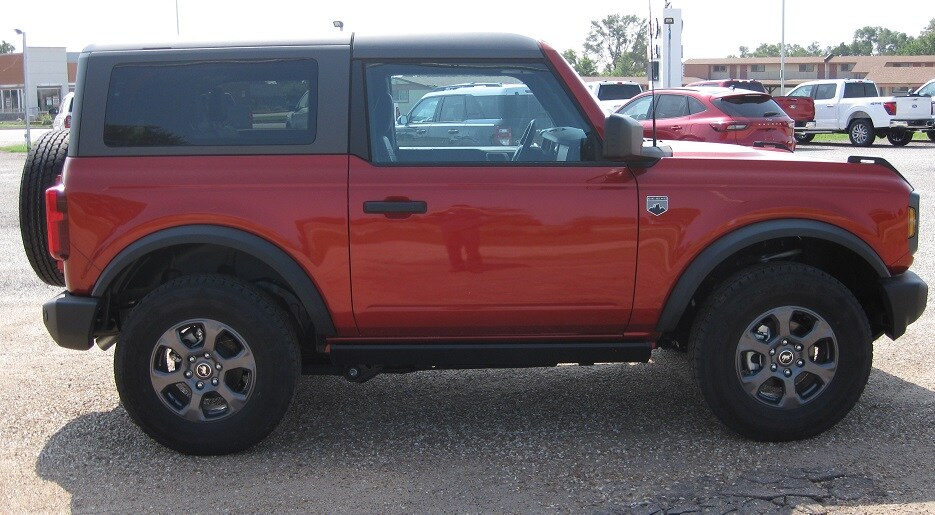 Used 2024 Ford Bronco 2-Door Big Bend with VIN 1FMDE7AH1RLA17090 for sale in Kingman, KS