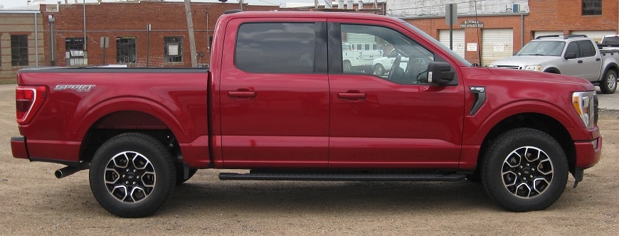 Used 2022 Ford F-150 XLT with VIN 1FTEW1EPXNKE70421 for sale in Kingman, KS