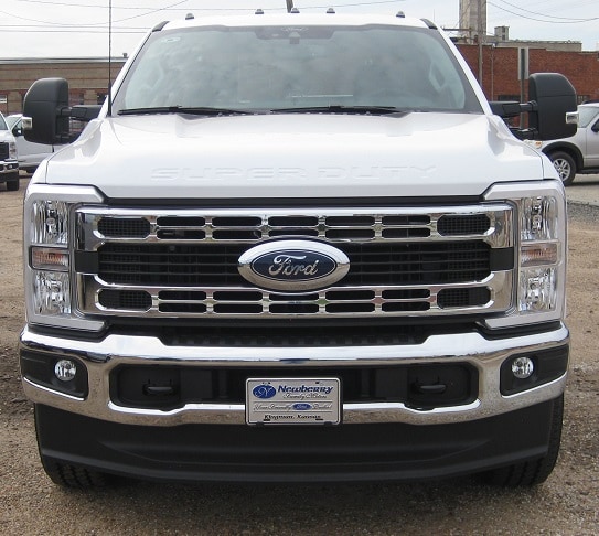 2026 Ford F-350 Super Duty Chassis Cab XLT's photo