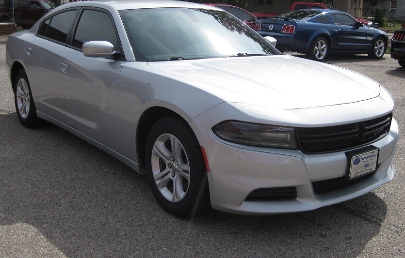 2020 Dodge Charger SXT photo 3
