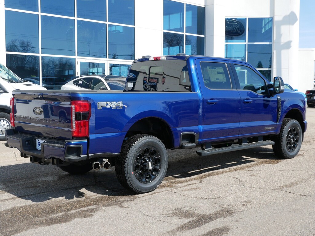 New 2026 Ford F-350 Lari@ Truck Crew Cab