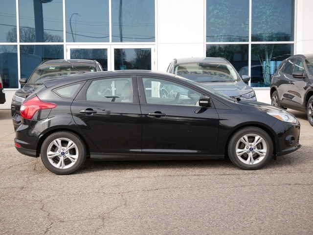 Used 2014 Ford Focus SE with VIN 1FADP3K28EL138510 for sale in Inver Grove, Minnesota
