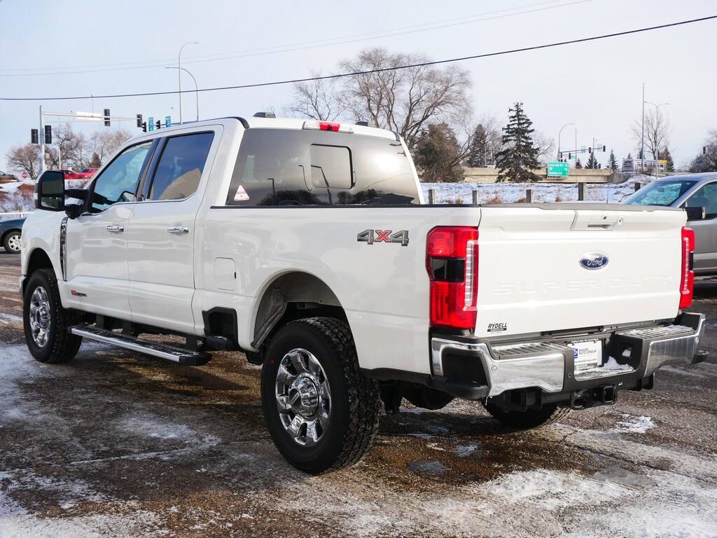 New 2026 Ford F-350 LARIAT Truck Crew Cab