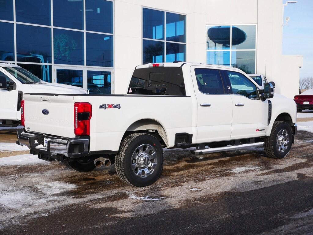 New 2026 Ford F-350 LARIAT Truck Crew Cab