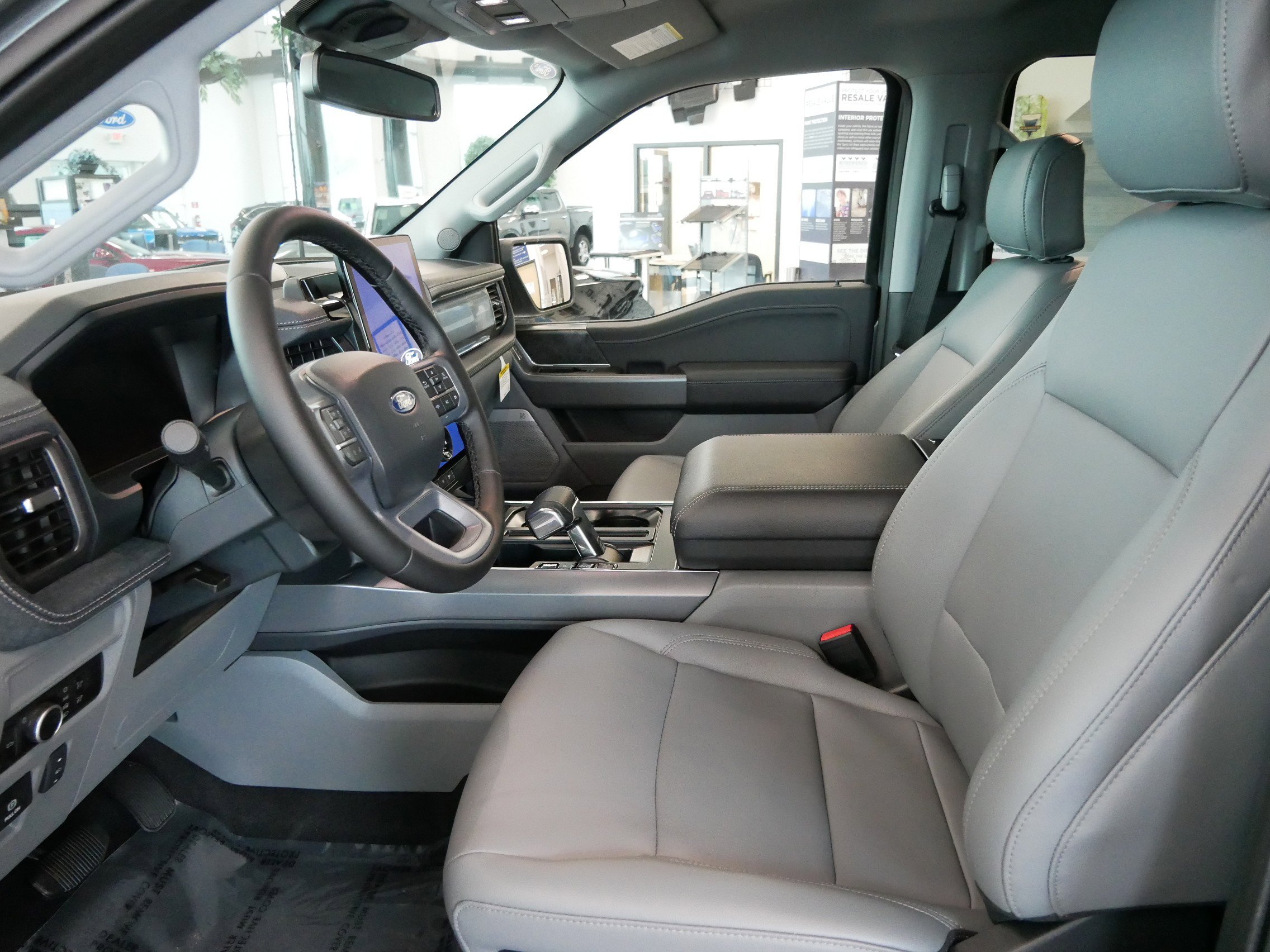 2025 Ford F-150 Lightning Flash - Photo 7