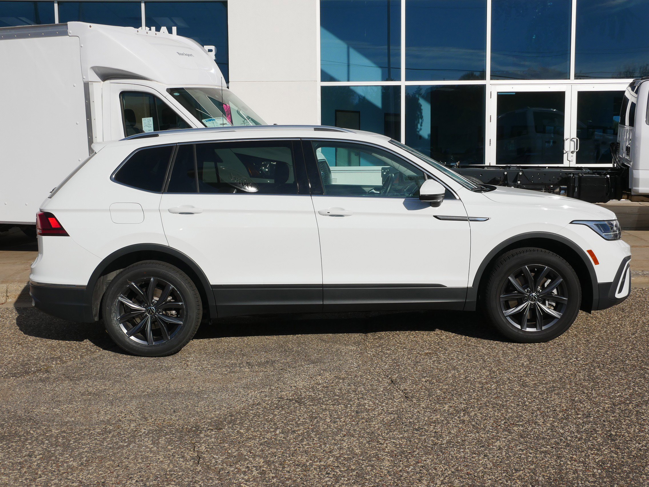 Used 2024 Volkswagen Tiguan Wolfsburg Edition with VIN 3VV2B7AXXRM029301 for sale in New Brighton, Minnesota