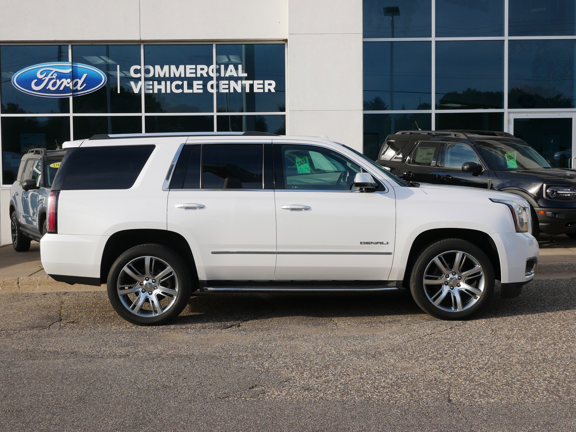 2018 Gmc Yukon Denali photo 2