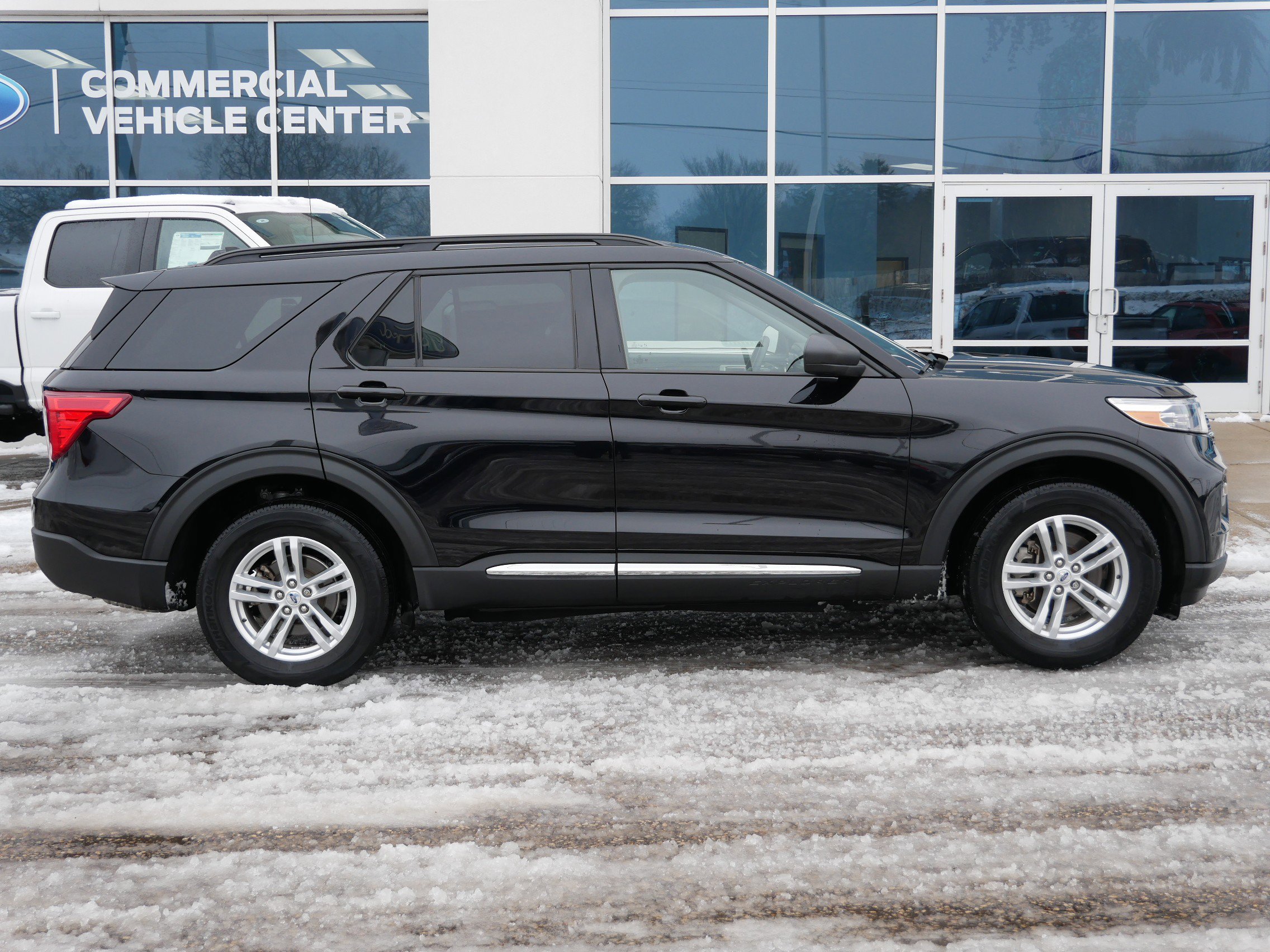 Used 2022 Ford Explorer XLT with VIN 1FMSK8DH6NGC25955 for sale in New Brighton, Minnesota
