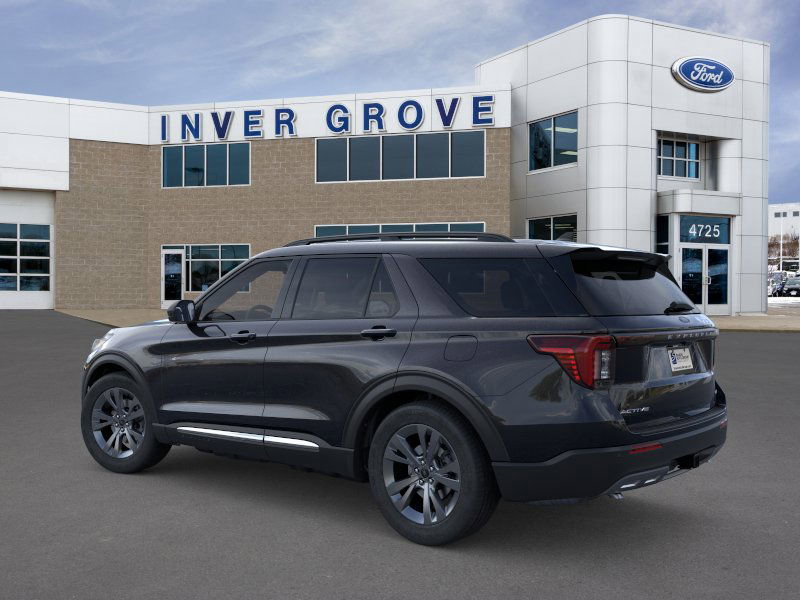 2025 Ford Explorer photo 2