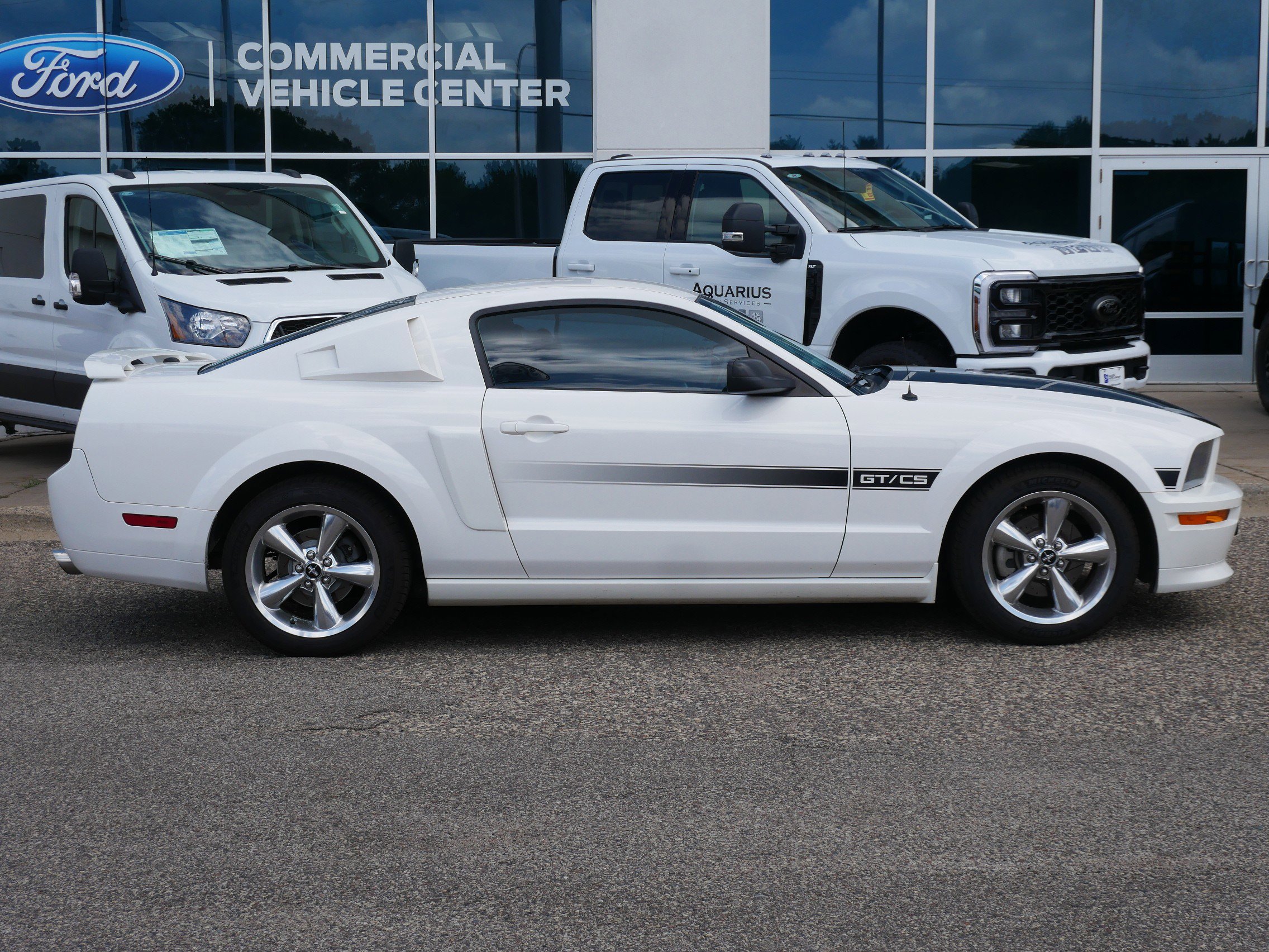 Used 2007 Ford Mustang GT Deluxe with VIN 1ZVHT82H075335684 for sale in New Brighton, Minnesota