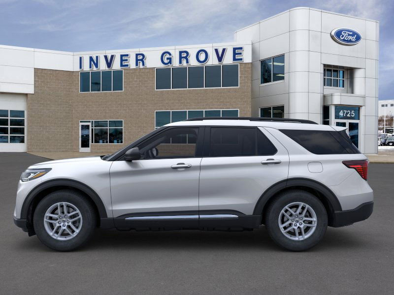 2025 Ford Explorer photo 3