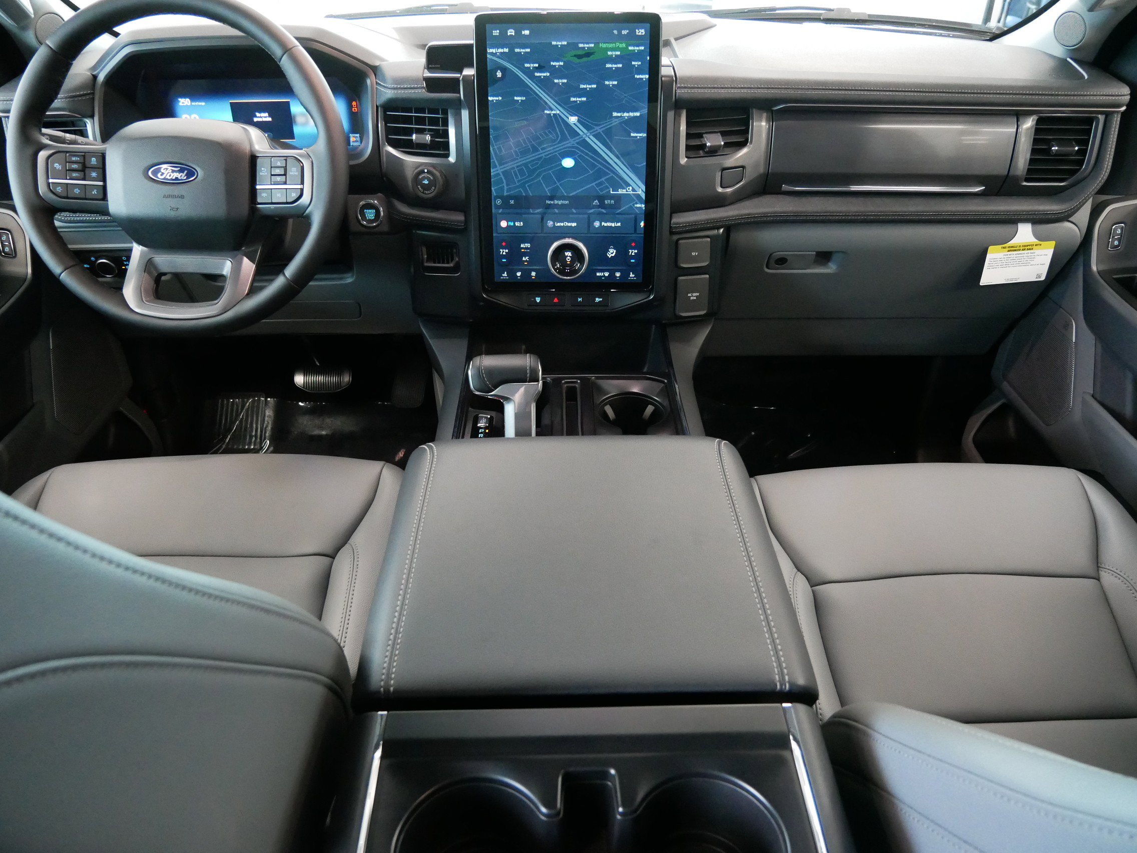 2025 Ford F-150 Lightning Flash - Photo 9