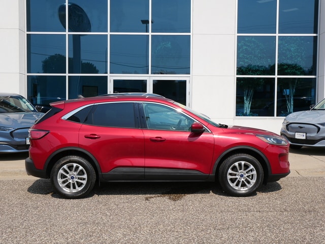 Used 2020 Ford Escape SE with VIN 1FMCU9G68LUB60474 for sale in New Brighton, MN