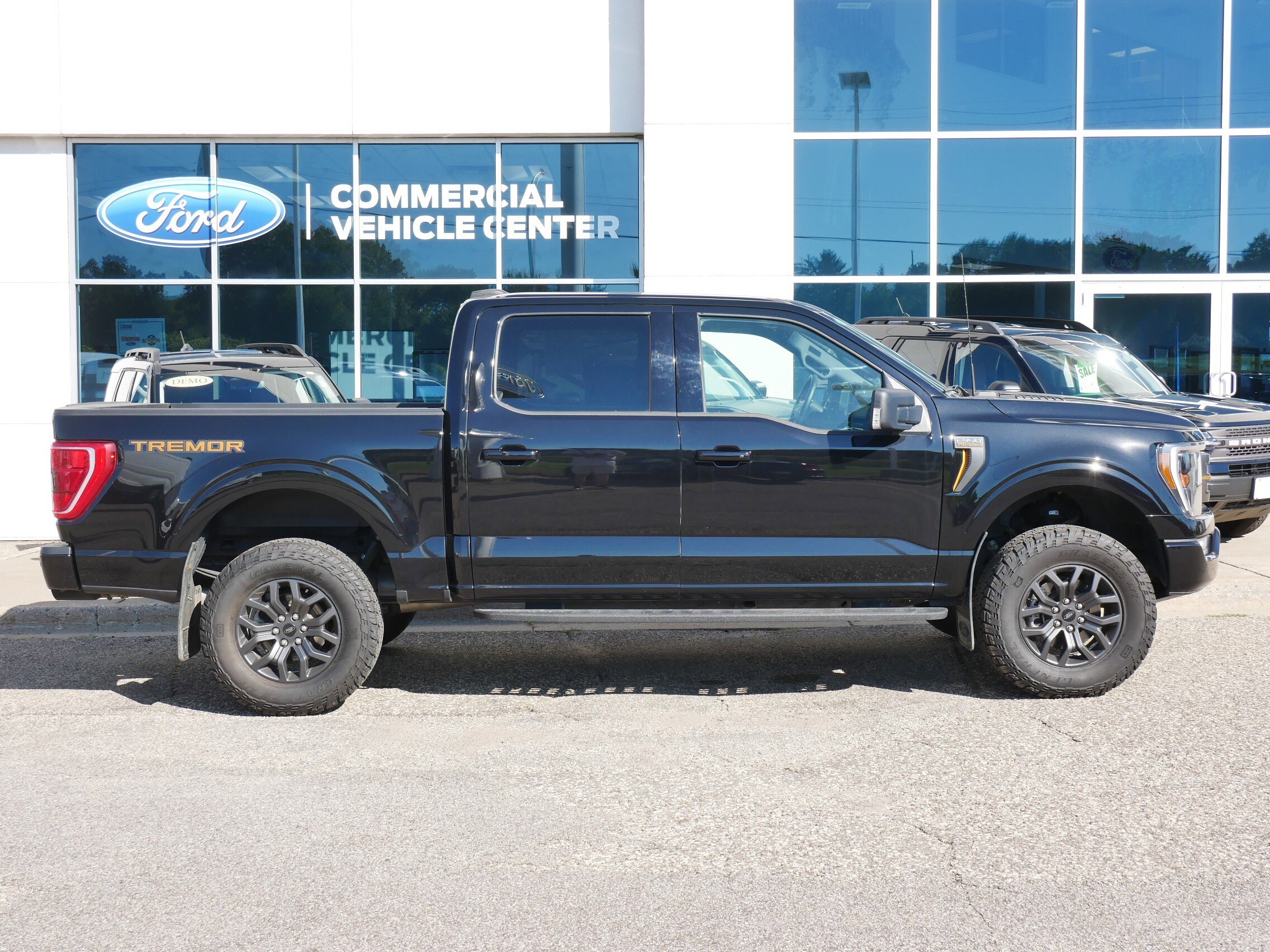 2023 Ford F-150 Tremor photo 2