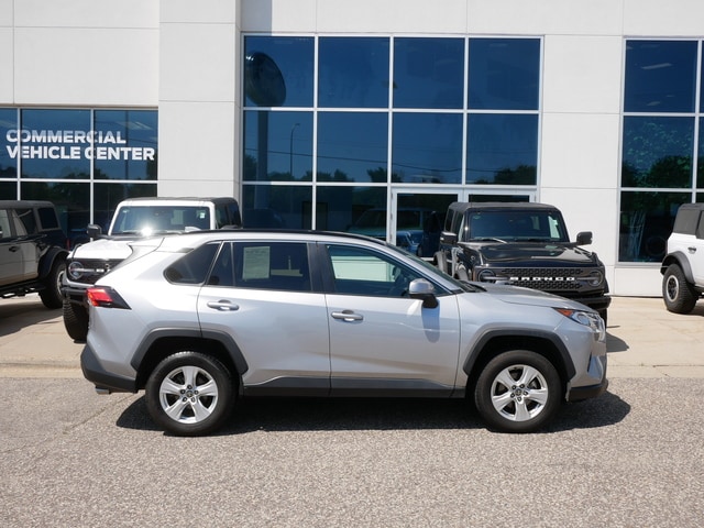 Used 2021 Toyota RAV4 XLE with VIN 2T3P1RFV9MW202291 for sale in New Brighton, MN