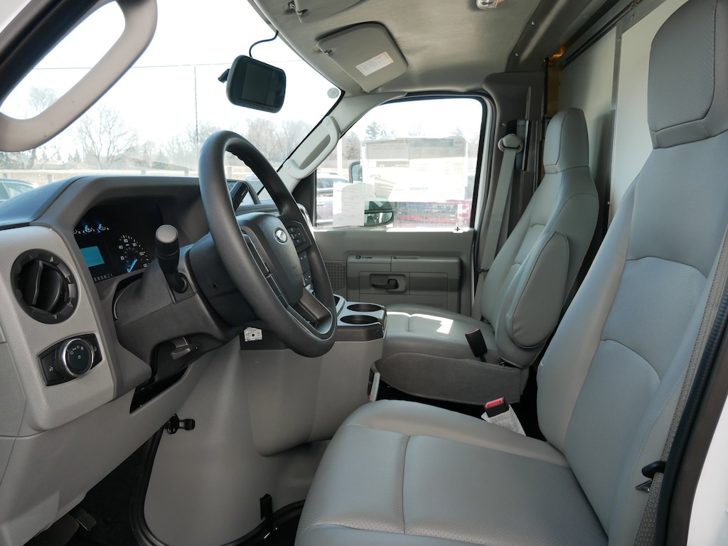 New 2025 Ford E-Series Cutaway E-450 DRW 158 WB Truck