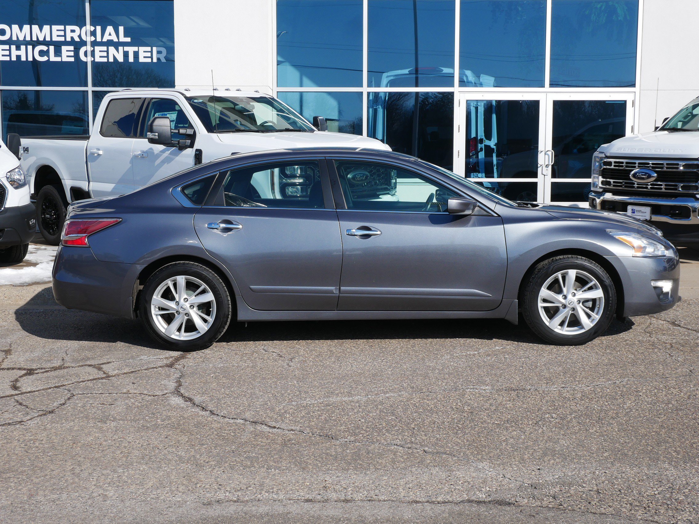 Used 2015 Nissan Altima SV with VIN 1N4AL3AP1FC445725 for sale in New Brighton, Minnesota