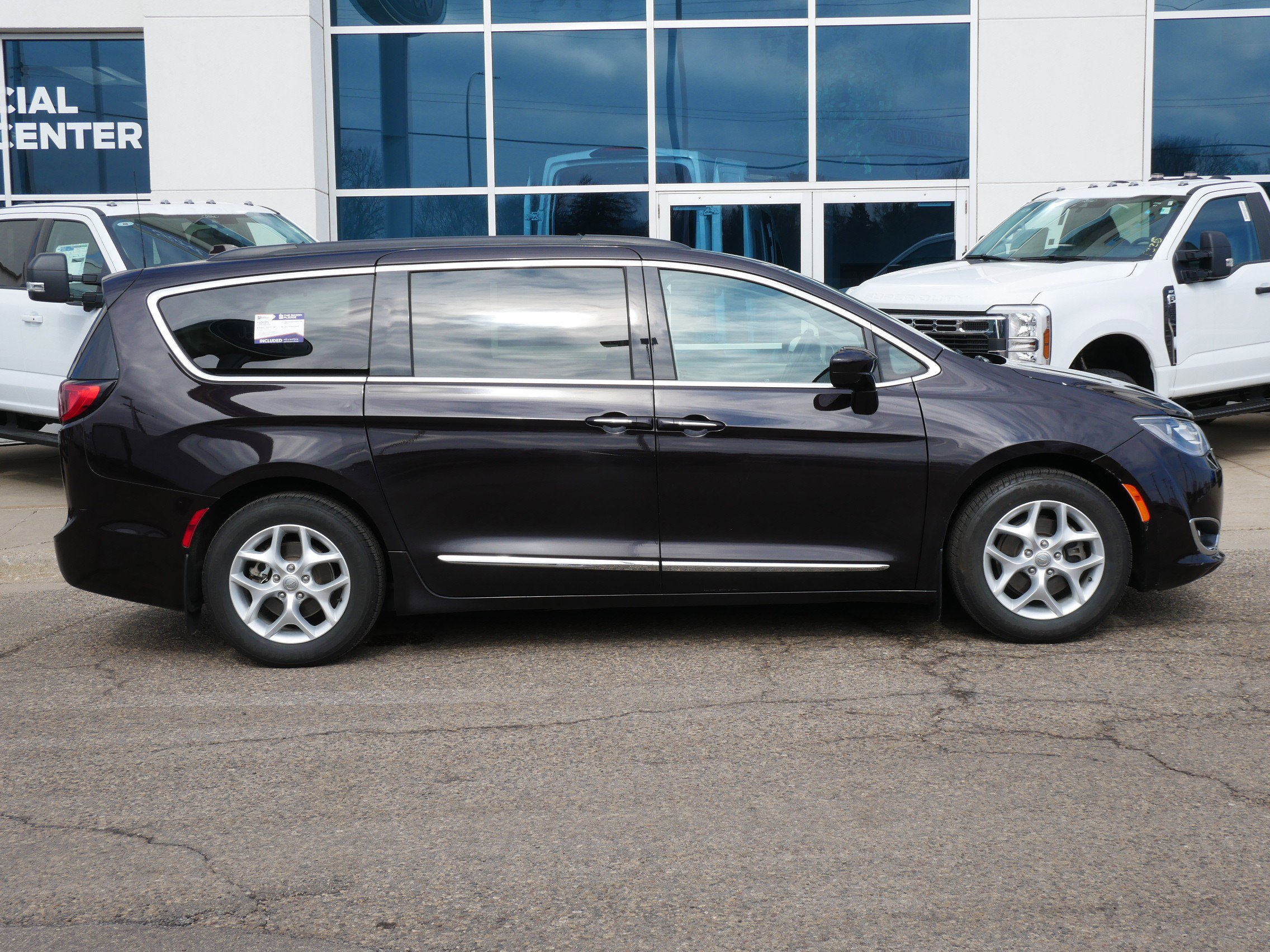 Used 2017 Chrysler Pacifica Touring-L with VIN 2C4RC1BG4HR703973 for sale in New Brighton, Minnesota