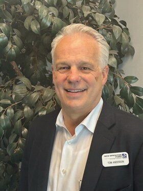 Staff member Tom Anderson from ID_43e1d5d3a75d