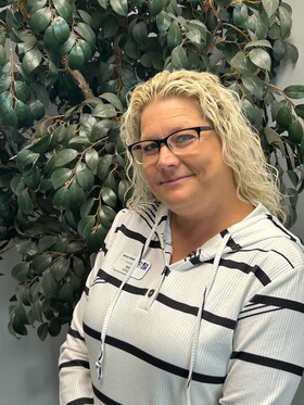 Staff member Marie C from ID_186851449ce5