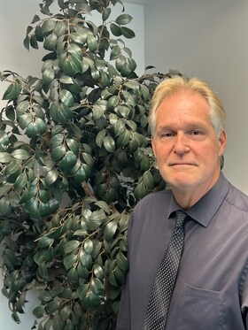 Staff member David Zipkin from ID_43e1d5d3a75d