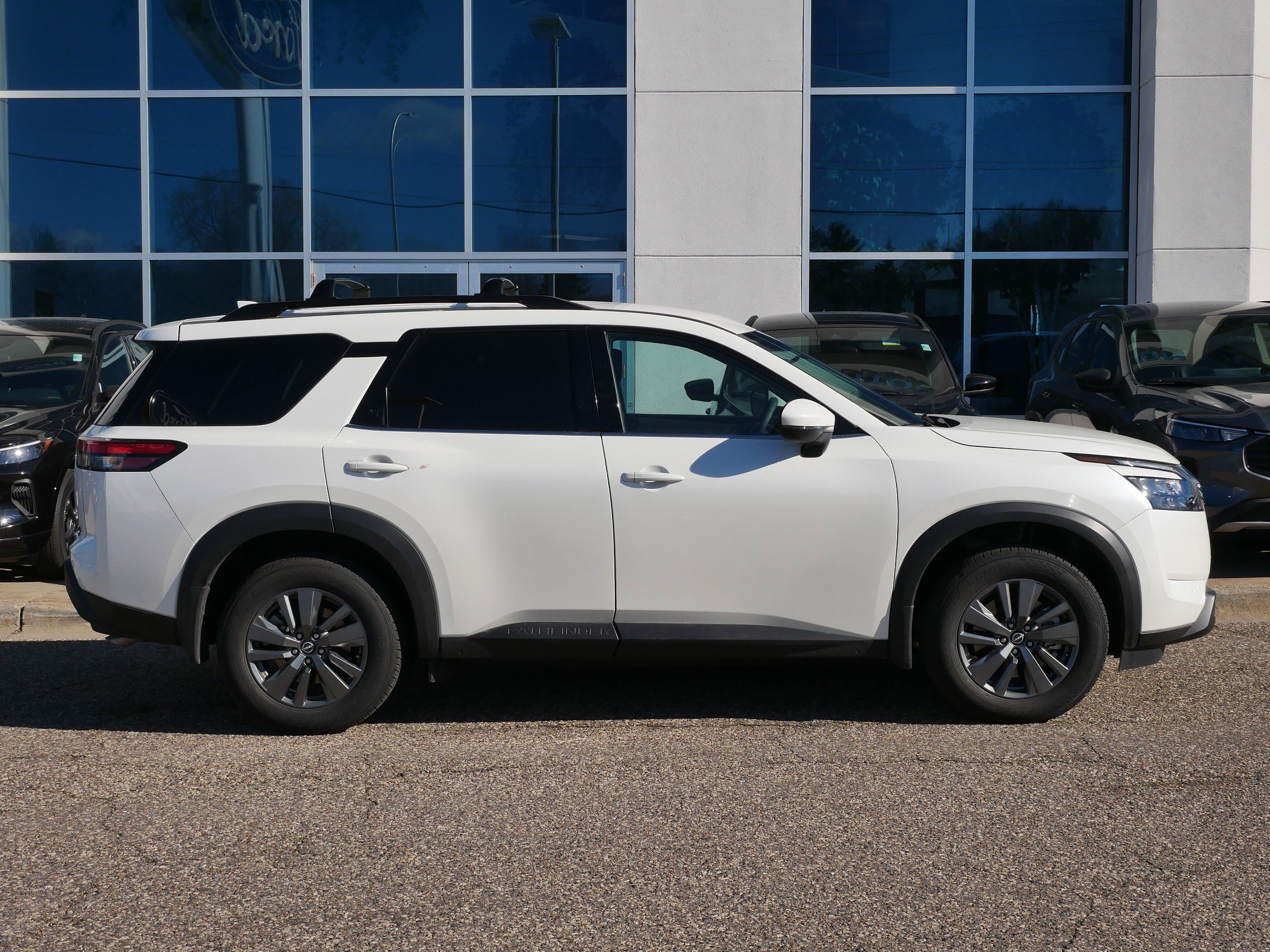 Used 2024 Nissan Pathfinder SV with VIN 5N1DR3BC6RC268543 for sale in New Brighton, Minnesota