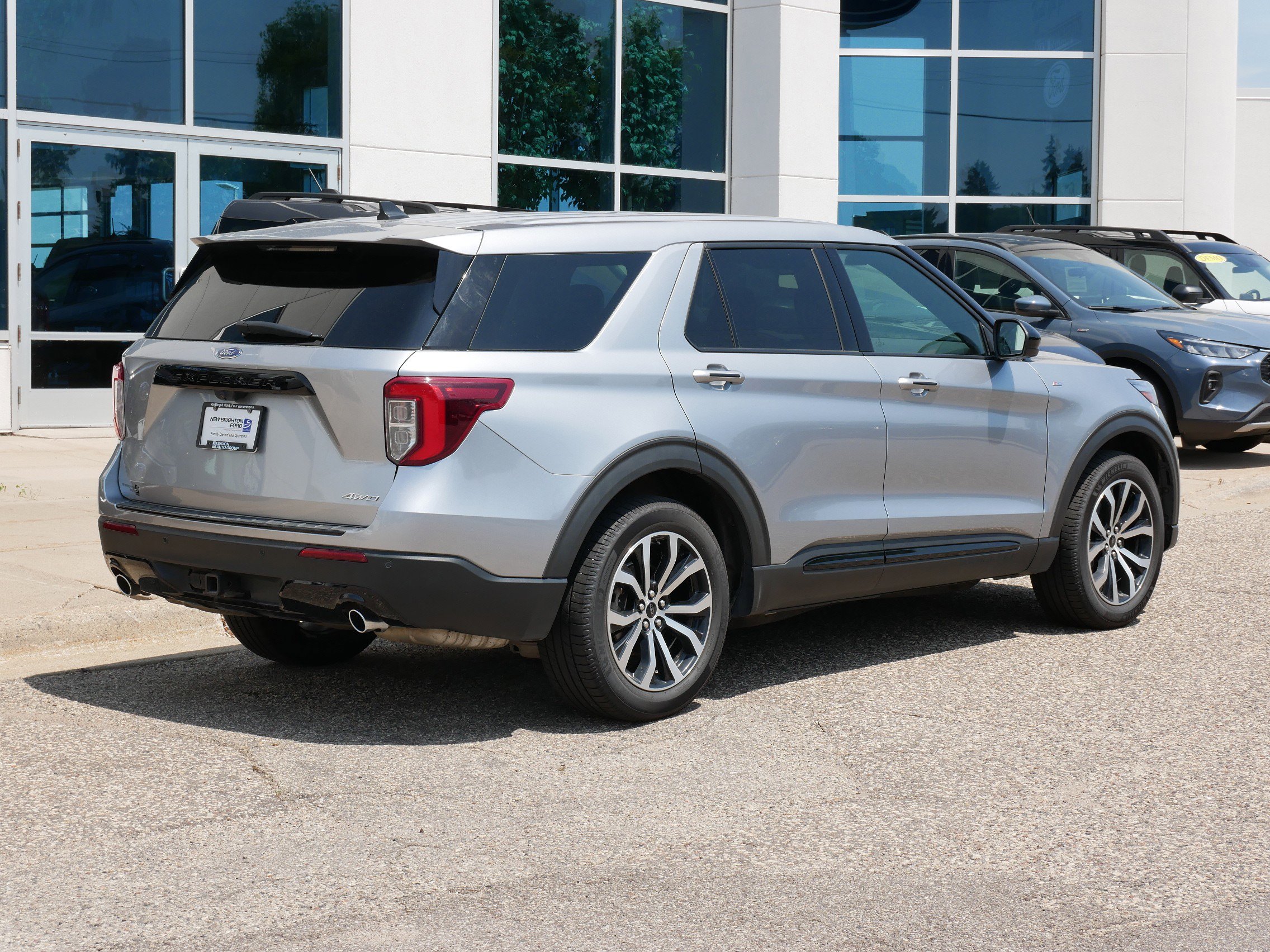2022 Ford Explorer ST-Line photo 3