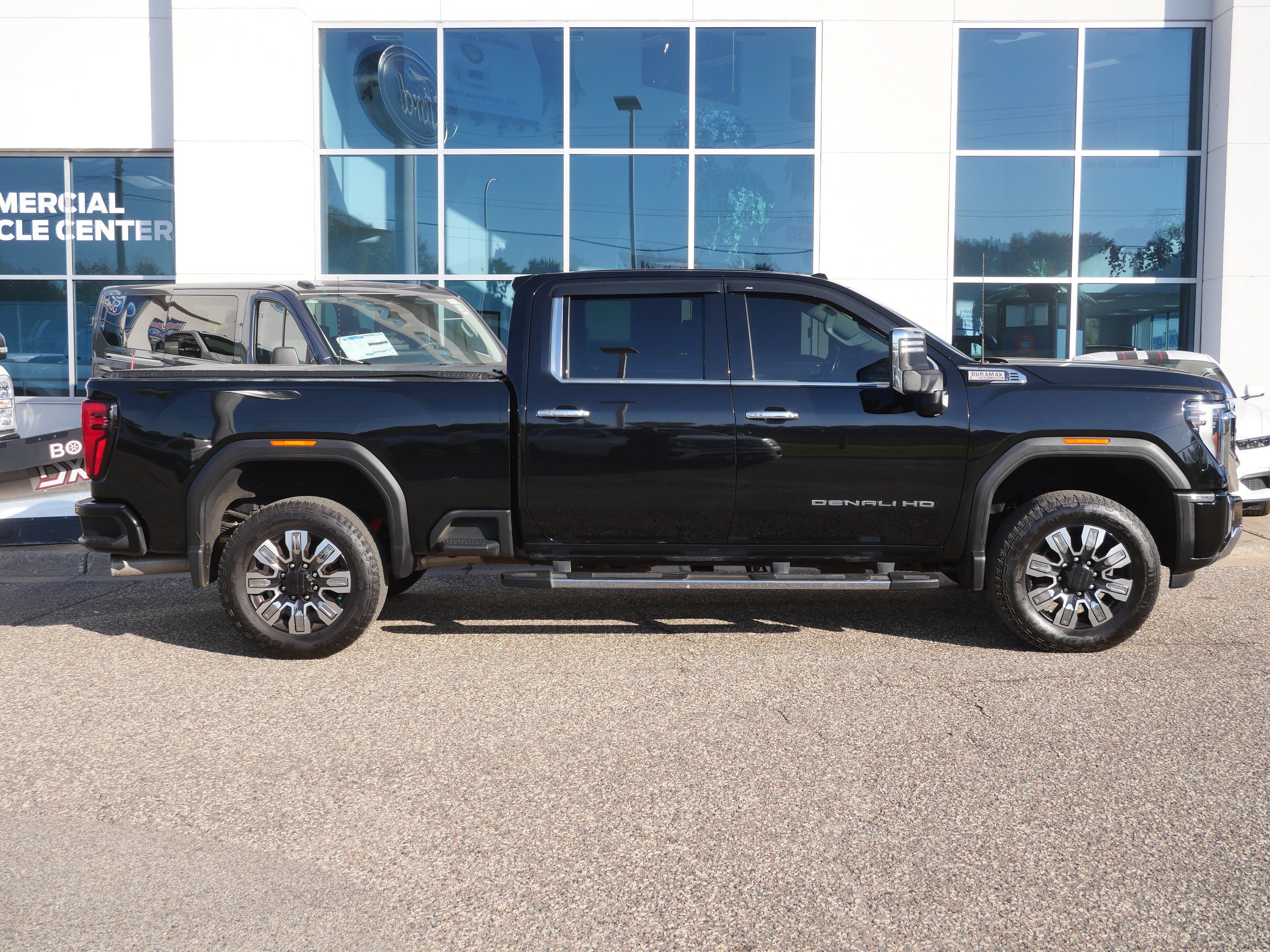 Used 2024 GMC Sierra 3500HD Denali with VIN 1GT49WEY7RF203891 for sale in New Brighton, Minnesota