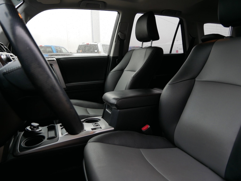 2019 Toyota 4Runner SR5 Premium photo 4