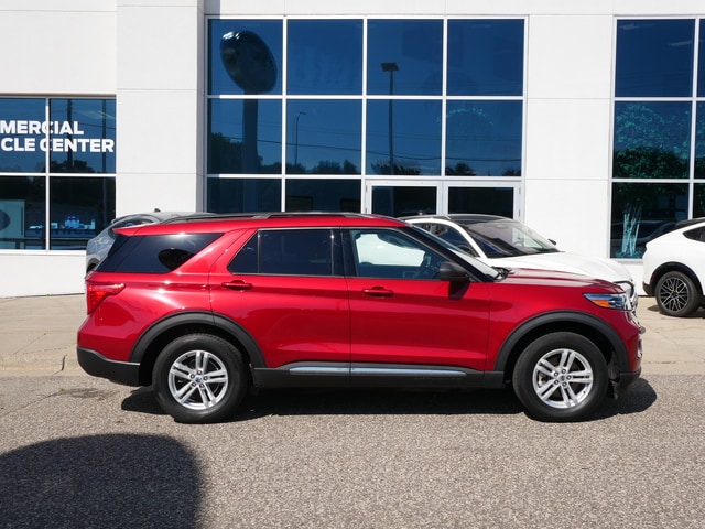 Used 2021 Ford Explorer XLT with VIN 1FMSK8DH9MGB94439 for sale in New Brighton, MN