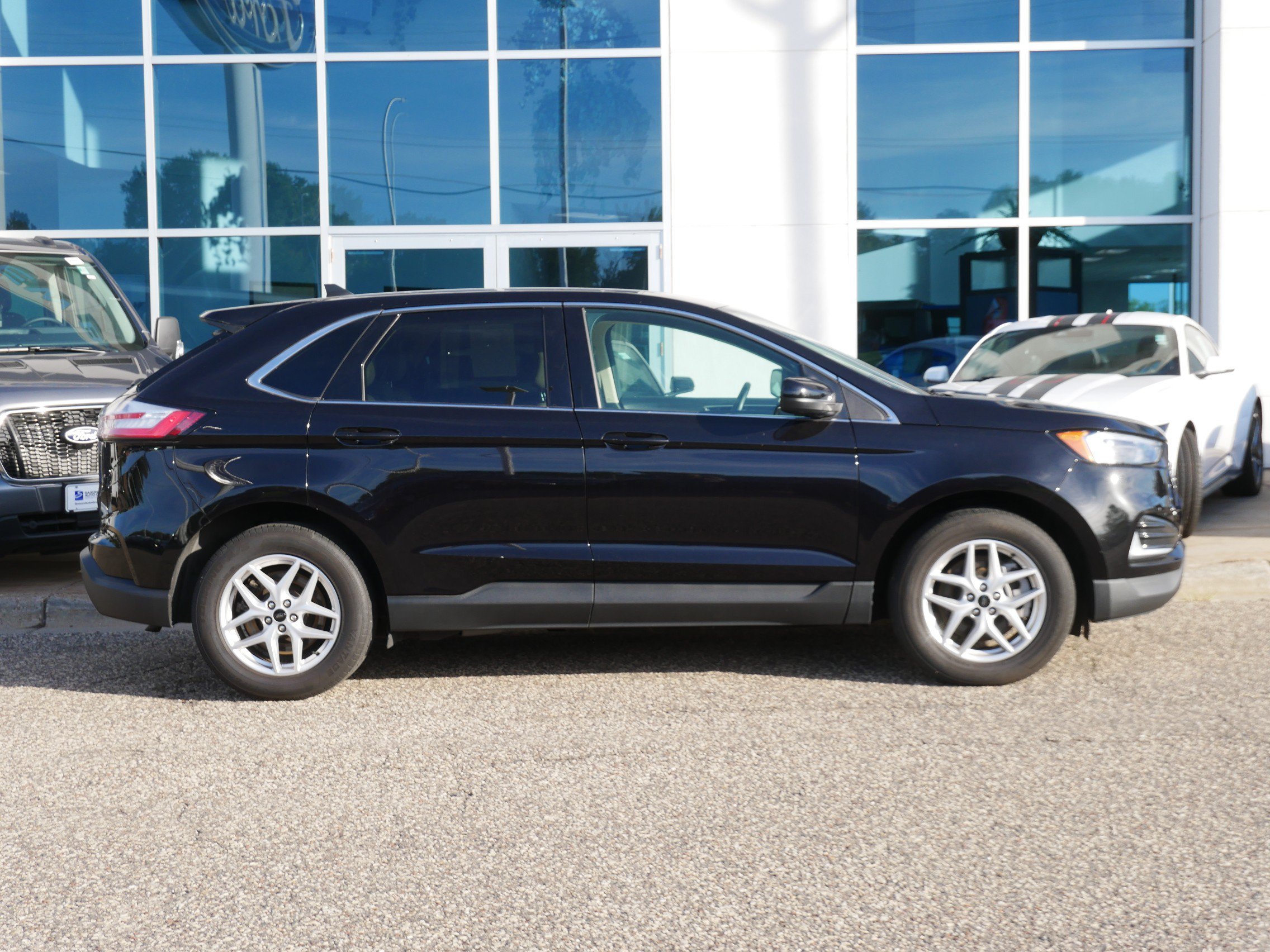 Used 2024 Ford Edge SEL with VIN 2FMPK4J95RBB00826 for sale in New Brighton, Minnesota