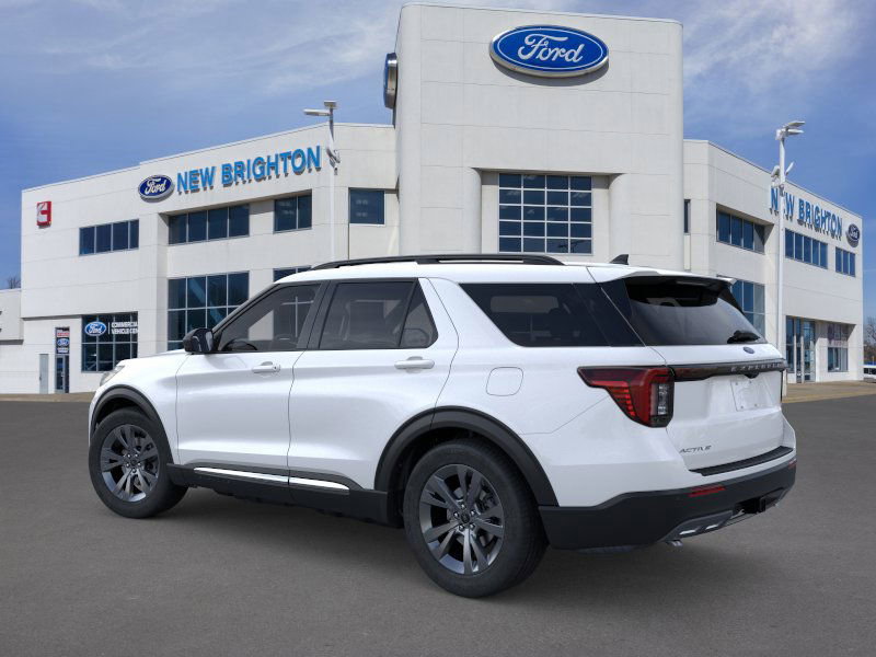 2025 Ford Explorer photo 3