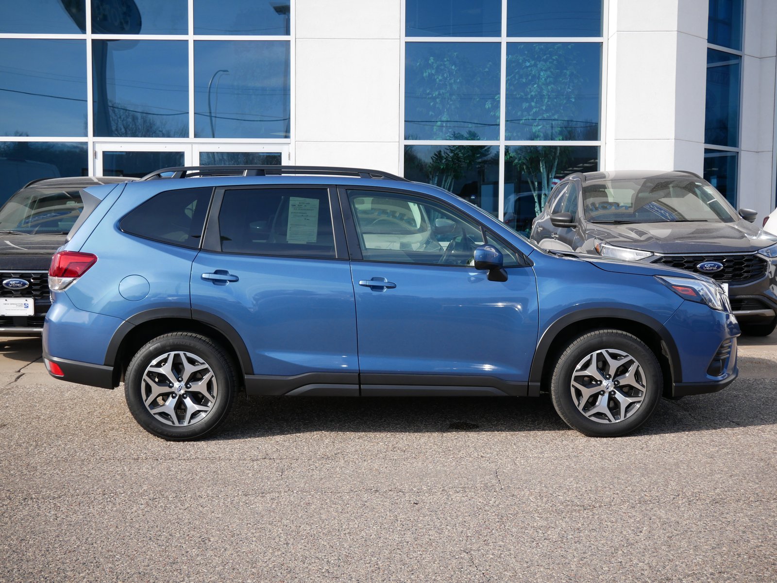 Used 2022 Subaru Forester Premium with VIN JF2SKAECXNH499623 for sale in New Brighton, Minnesota