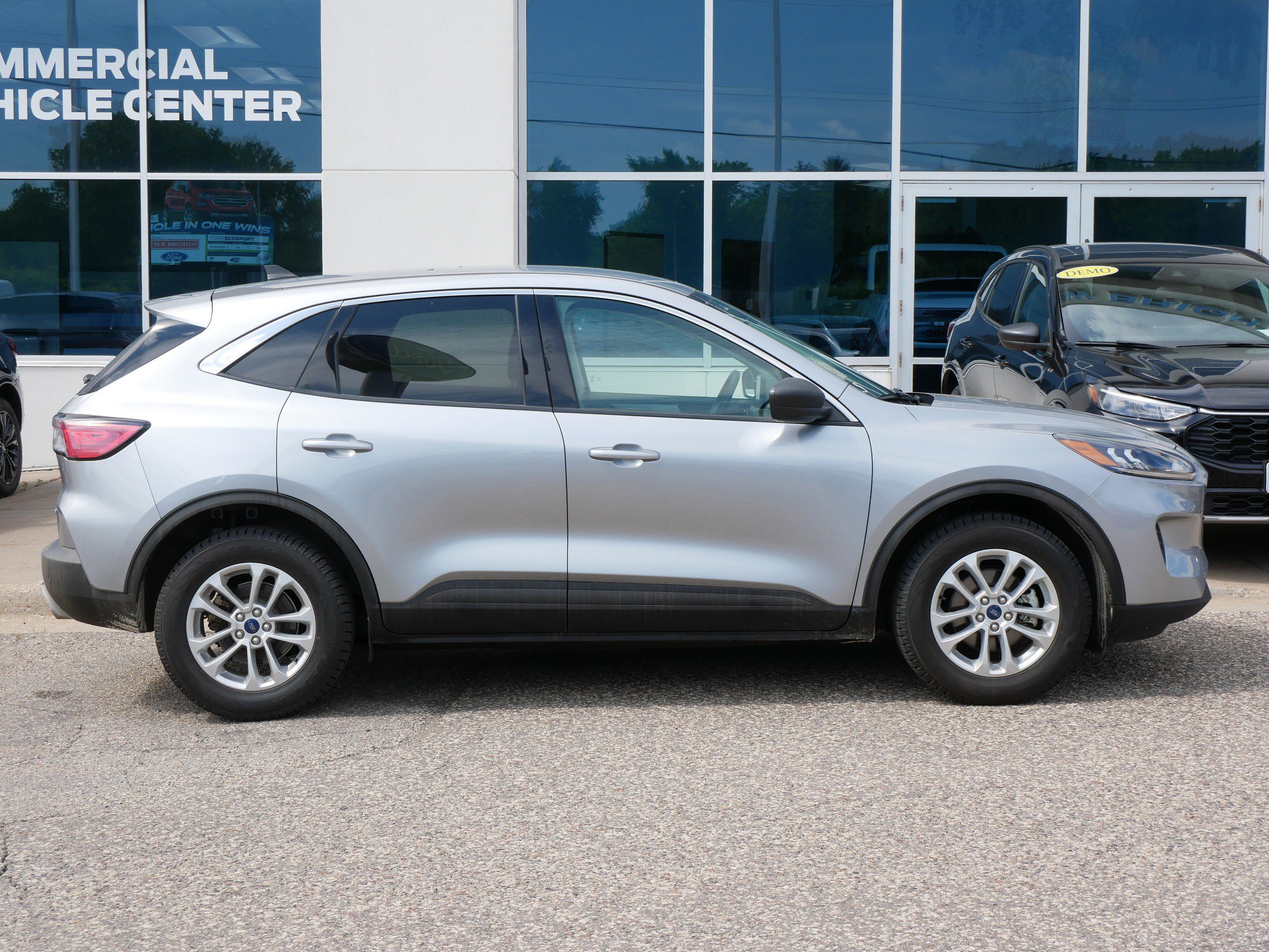 Used 2022 Ford Escape SE with VIN 1FMCU9BZ0NUB46024 for sale in New Brighton, Minnesota