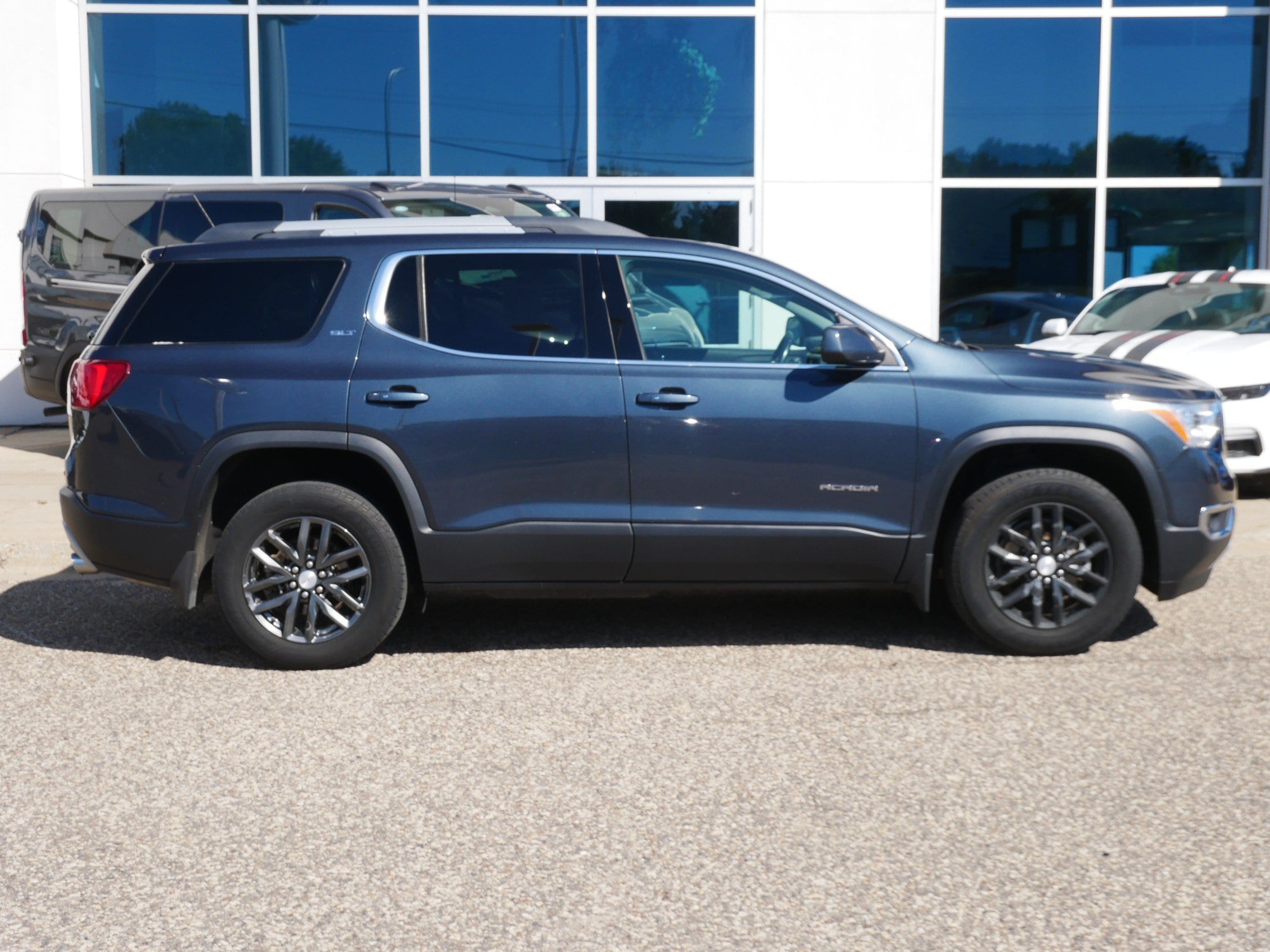 Used 2019 GMC Acadia SLT-1 with VIN 1GKKNULS5KZ166287 for sale in New Brighton, Minnesota