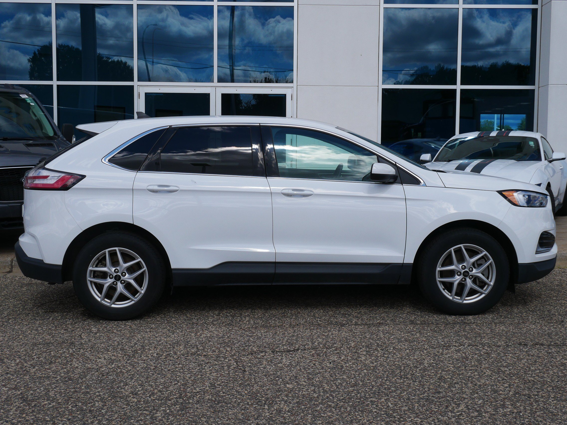 Used 2024 Ford Edge SEL with VIN 2FMPK4J9XRBA79892 for sale in New Brighton, Minnesota