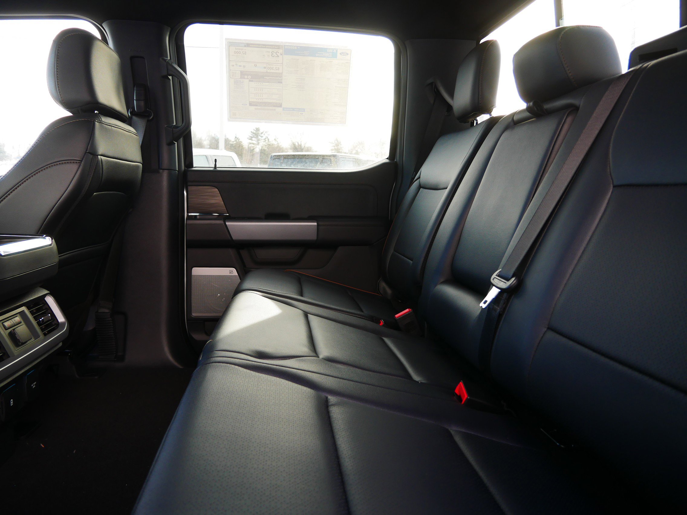 2025 Ford F-150 Lariat - Photo 6