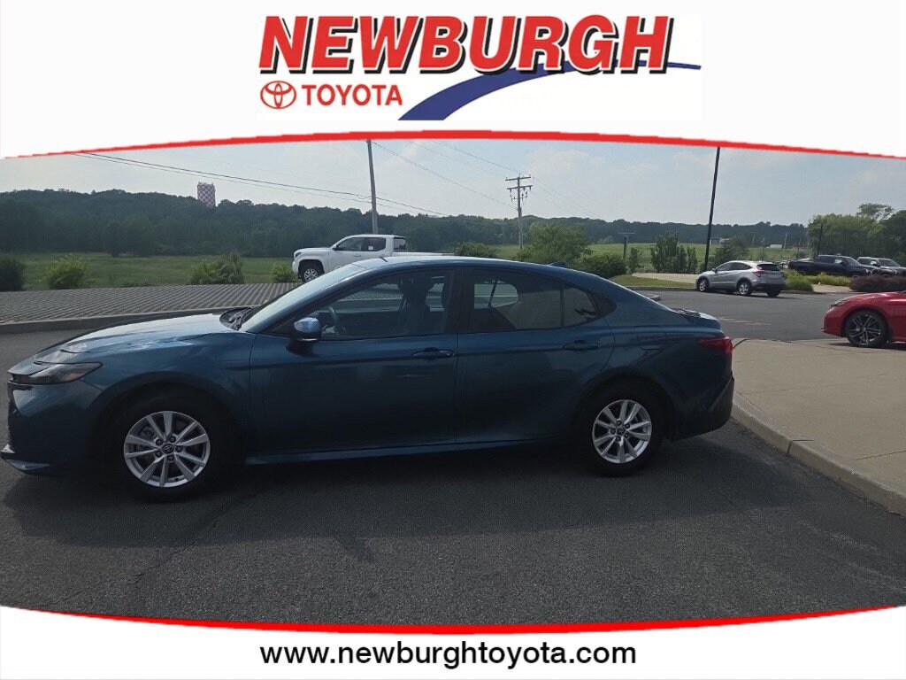 2025 Toyota Camry LE photo 2