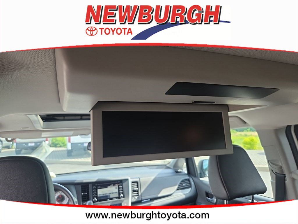 2020 Toyota Sienna SE Premium - Photo 19