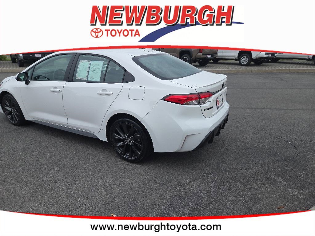 2024 Toyota Corolla SE - Photo 3