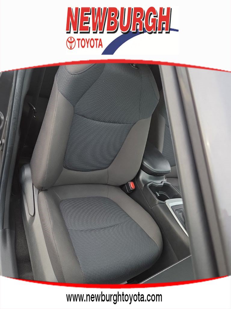 2023 Toyota RAV4 LE - Photo 21
