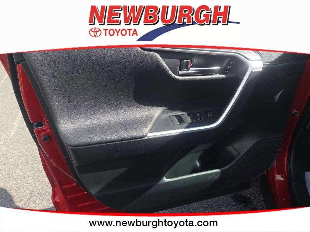 2023 Toyota RAV4 XSE - Photo 18